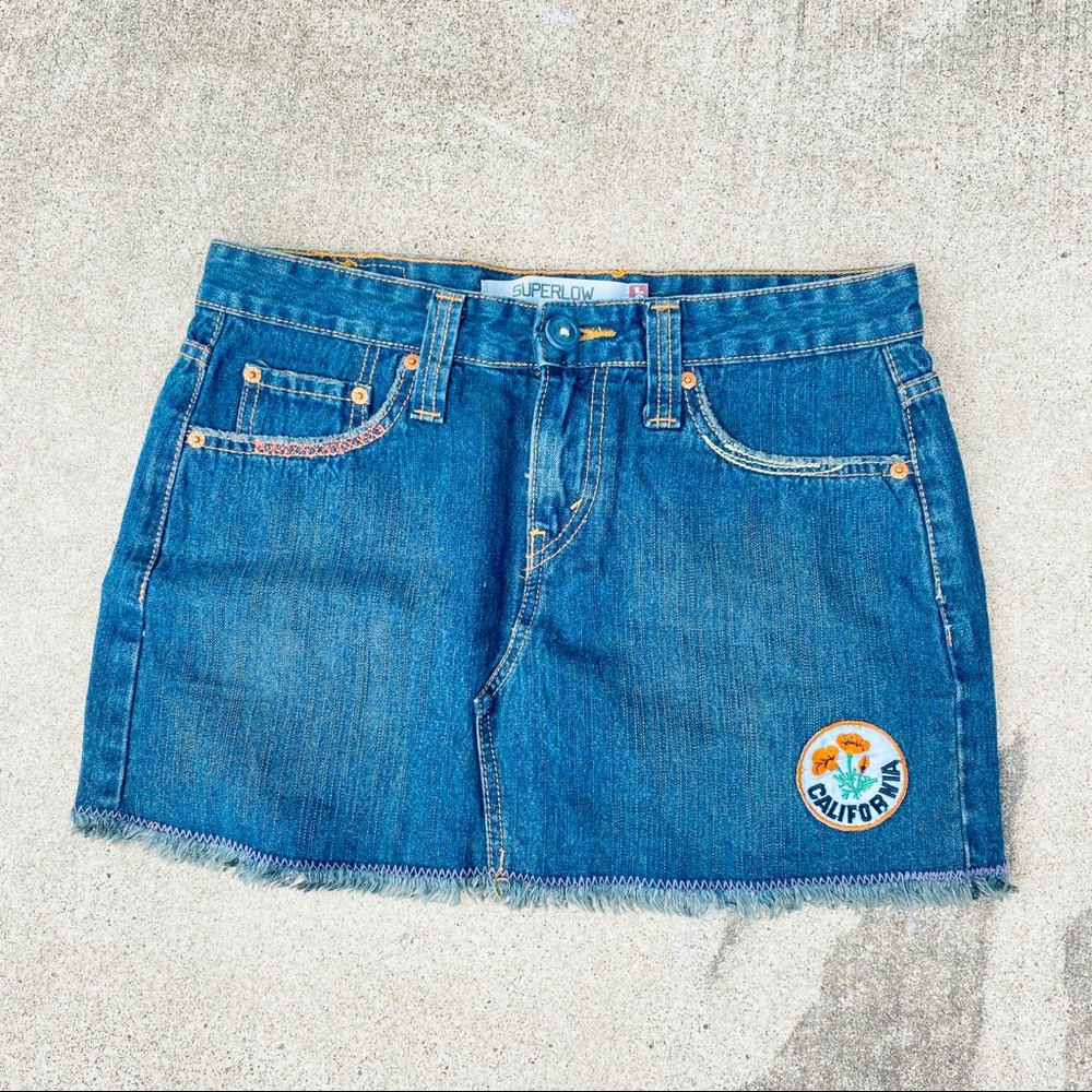 🍓 Levi’s Super Low 518 Y2K Boho Floral California Patch Mini Denim Skirt 7